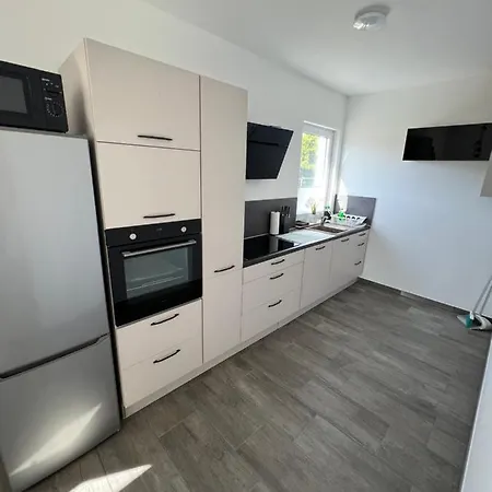 別荘 Doppelhaushaelfte Mit Terrasse ロストック