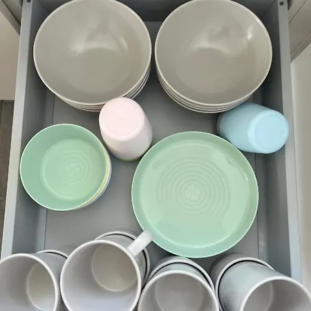 Doppelhaushaelfte Mit Terrasse 別荘 ロストック