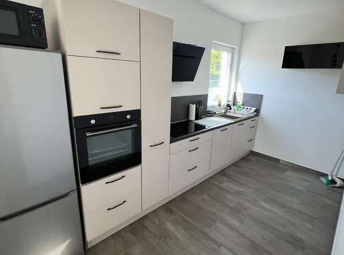 بيت للعطل Doppelhaushaelfte Mit Terrasse روستوك