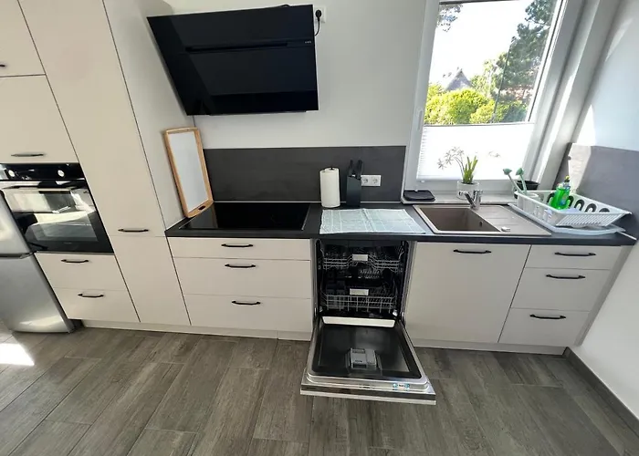 Doppelhaushaelfte Mit Terrasse بيت للعطل *