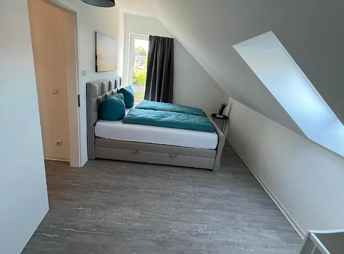 Doppelhaushaelfte Mit Terrasse *