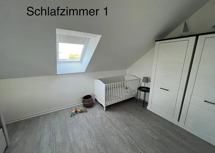 Doppelhaushaelfte Mit Terrasse Casa vacanze